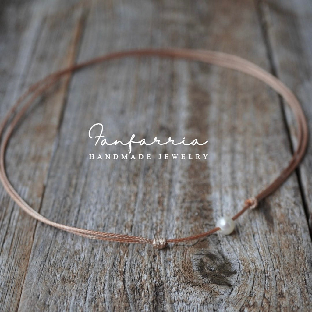 Minimalist Pearl Choker