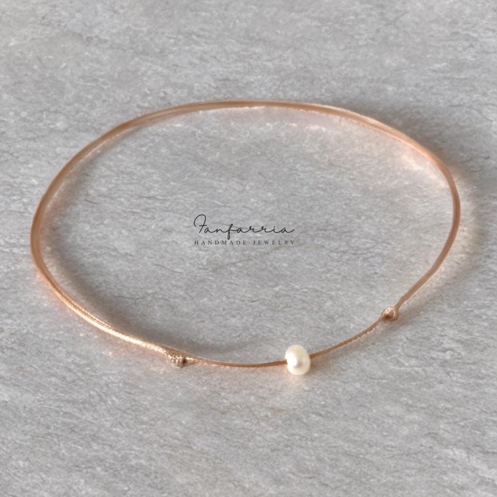 Minimalist Pearl Choker