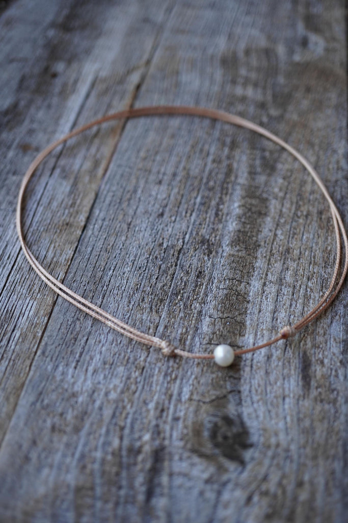 Minimalist Pearl Choker