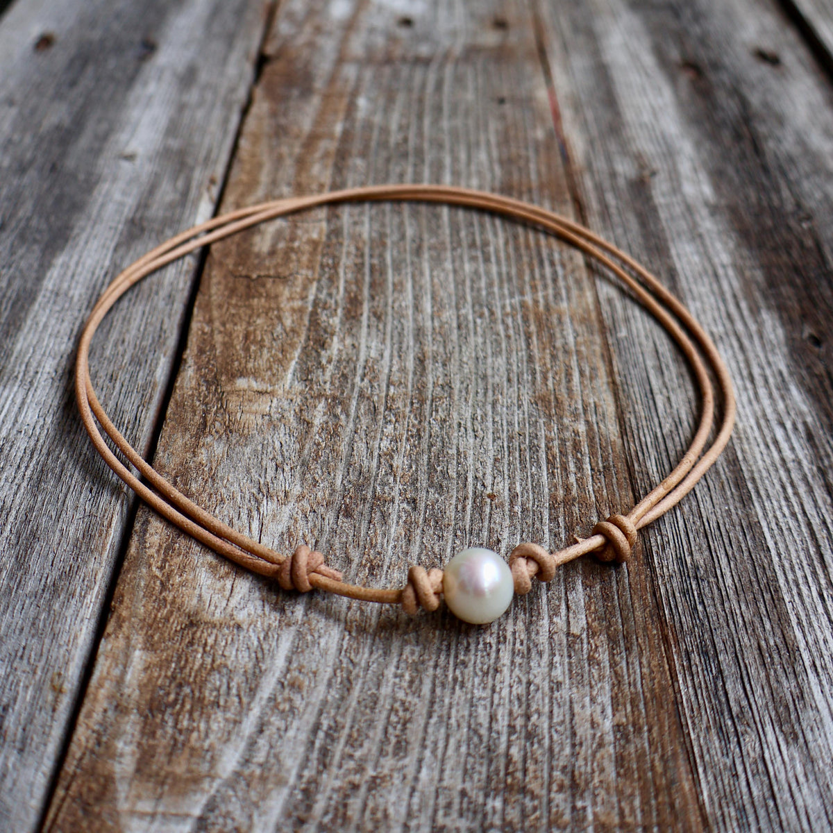 Single Pearl Leather Choker Necklace Handmade Adjustable Freshwater Pearl Necklace Boho Minimalist Jewelry Gift for Her Natural Leather