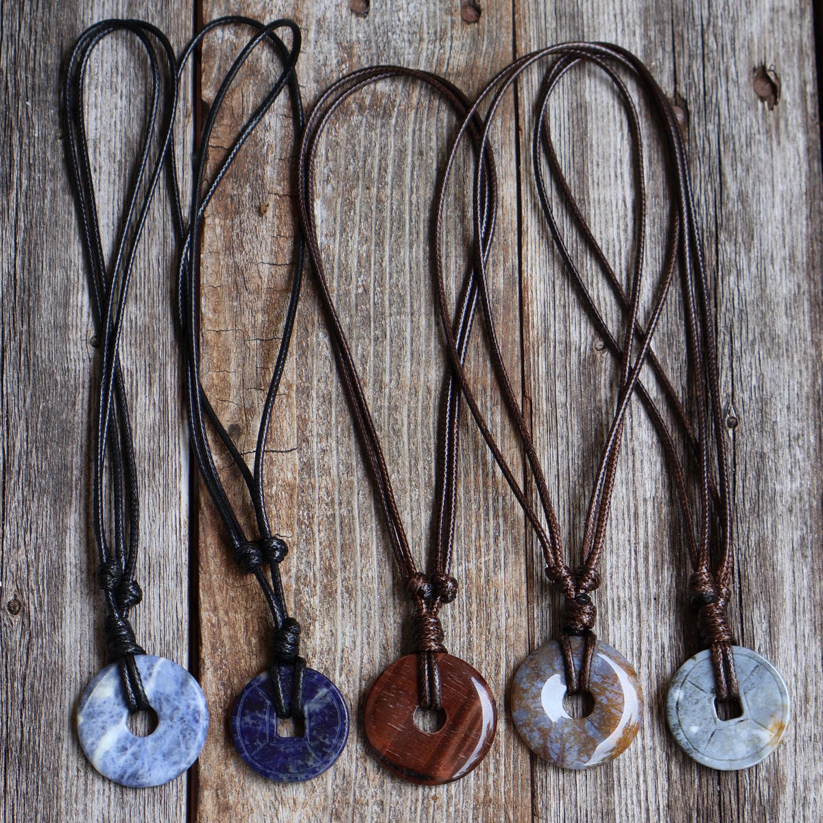 Natural Stone Pendant Necklace, Donut Choker, Adjustable Black Cord, Bohemian Jewelry Gift, Unisex Necklace