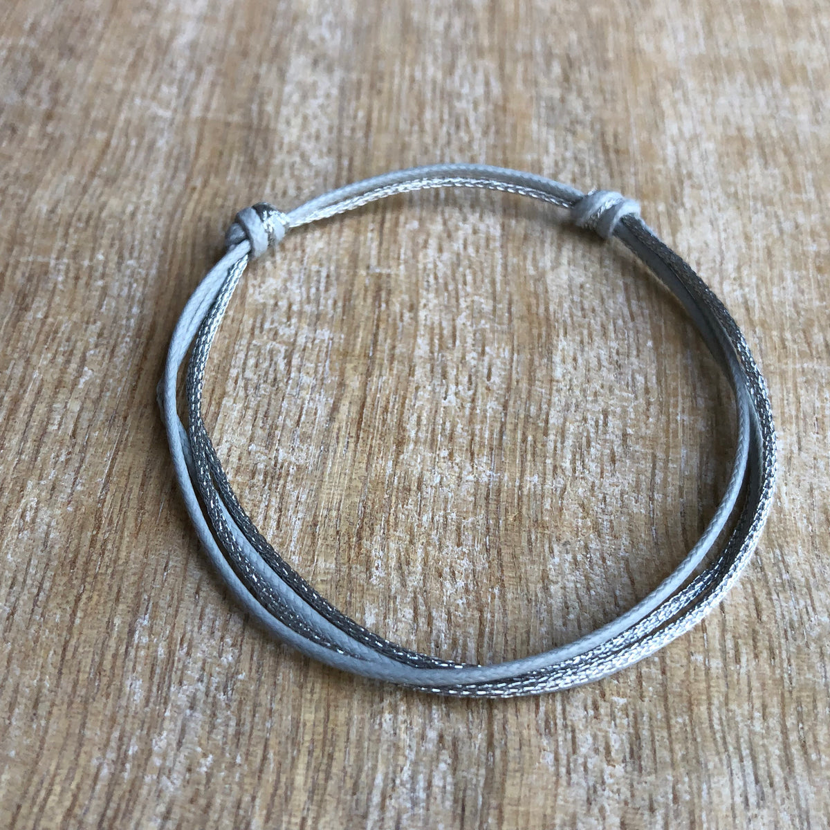 Pinellas Metallic String Anklet - Fanfarria Handmade Jewelry