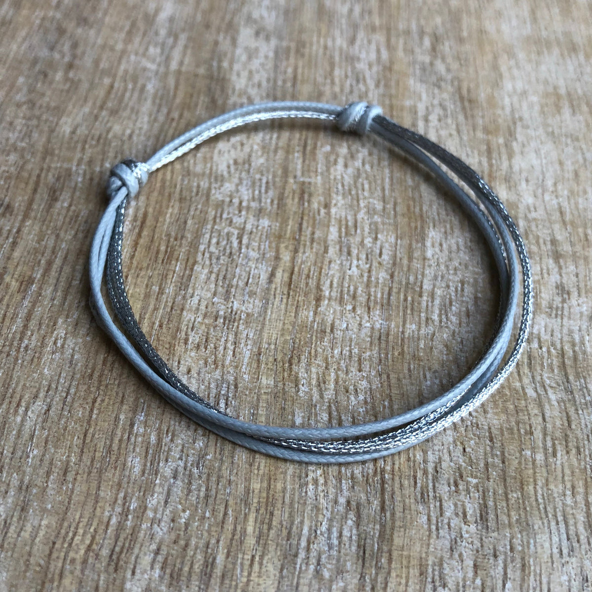 Pinellas Metallic String Anklet - Fanfarria Handmade Jewelry