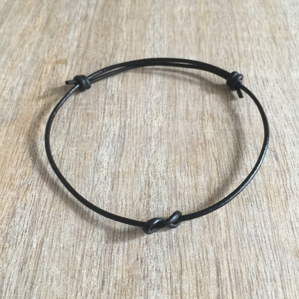 Lovers Key Black Leather Infinity Bracelet - Fanfarria Handmade Jewelry